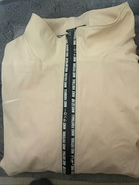 Nike women’s  Light Cream Quarter-Zip Jacket Set